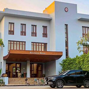 Riverhouse Resort
