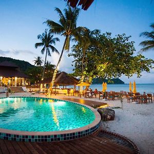 Pingchan Koh Phangan Beachfront Resort